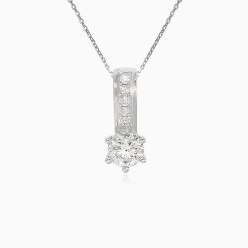 Elegant women' pendant with round cut diamonds