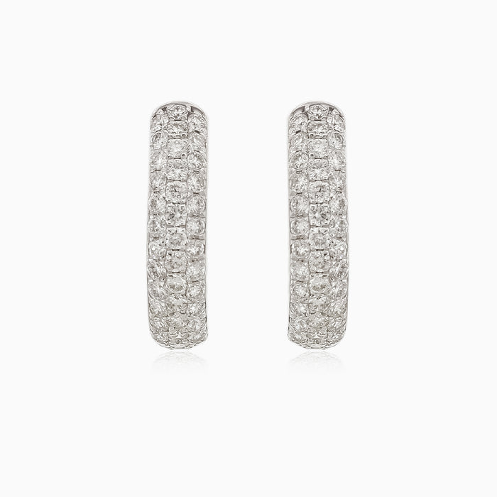 Boucles d’oreilles charmantes en or blanc avec diamants