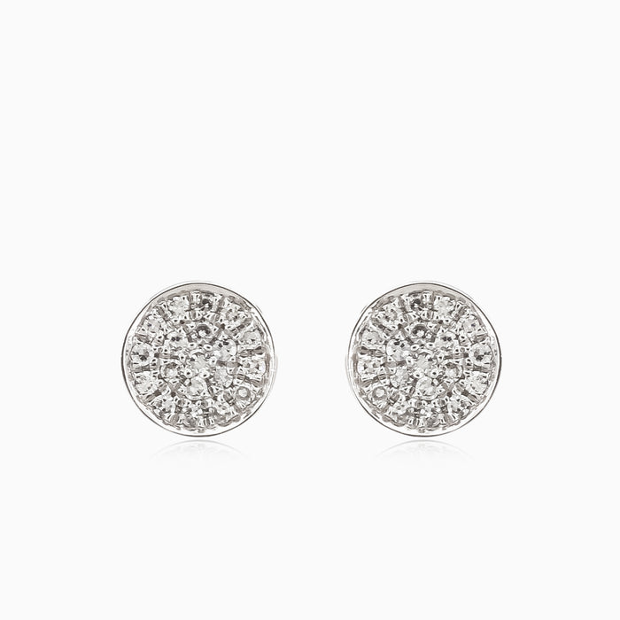 Boucles d’oreilles étincelantes en diamant taille ronde en or blanc éclatant