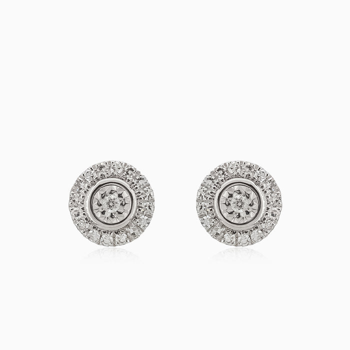 Boucles d’oreilles simples en or blanc avec diamants