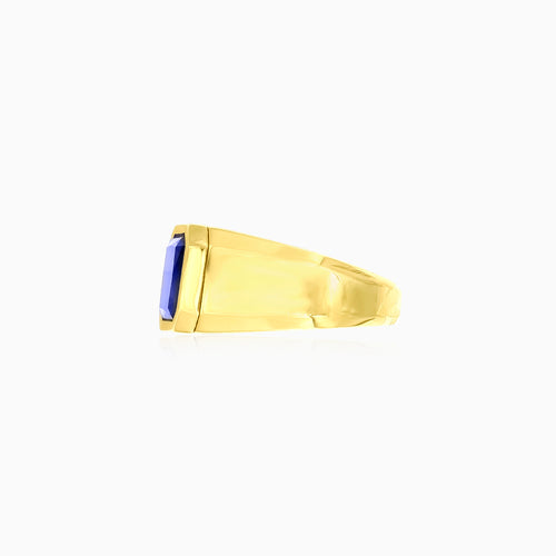 Rectangular synthetic sapphire in yellow gold ring