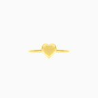 Heartfelt charm in a yellow gold ring