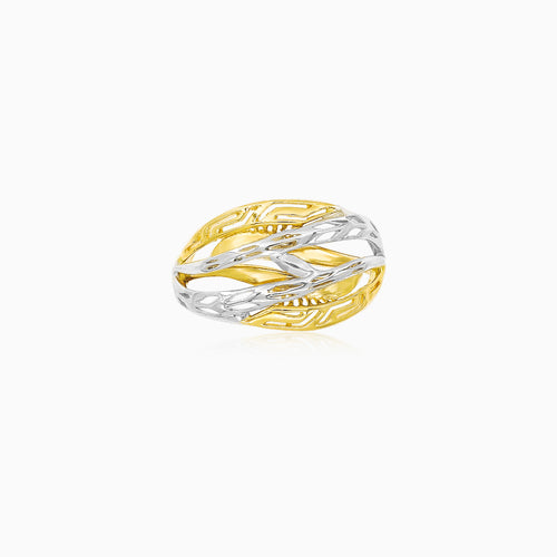 Dvoubarevný zlatý prsten s vyrytými liniemi