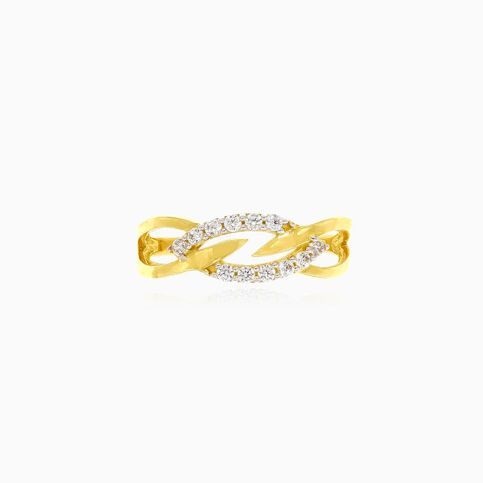 Anillo de oro amarillo con circonia cúbica brillante y elegante