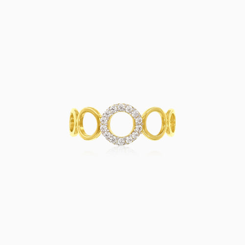 Lustrous cubic zirconia cluster gold ring