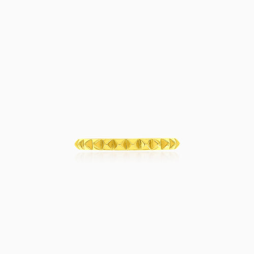 Zlatý prsten ve tvaru pyramidy