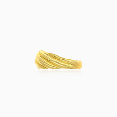 Yellow gold croissant ring