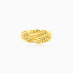 Yellow gold croissant ring