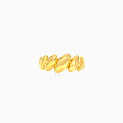 Oval gold chunky ring