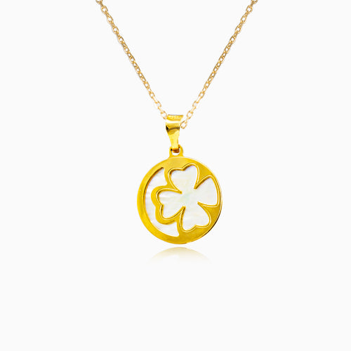 Clover leaf and nacre pendant