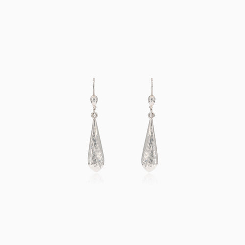 Carved dangling white gold drop earrings