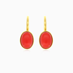 Red coral yellow gold earring