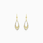 Drop-shaped gold earrings with wirework