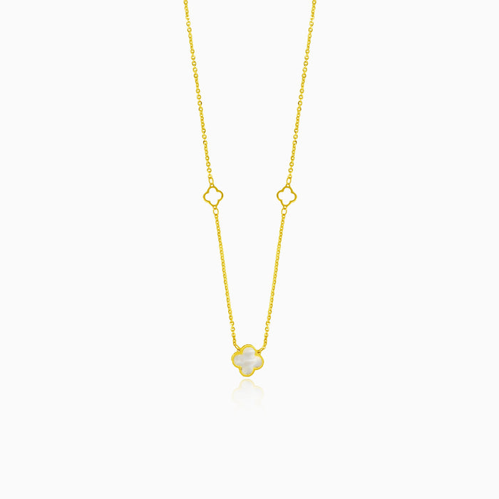 Collar de oro con trébol y nácar