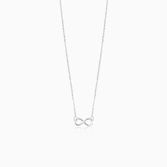Collar sencillo de oro blanco con símbolo de infinito