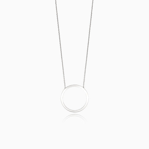 White gold necklace with a gentle circle