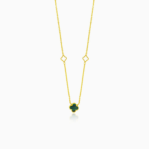 Zlatý náhrdelník se zeleným čtyřlístkem