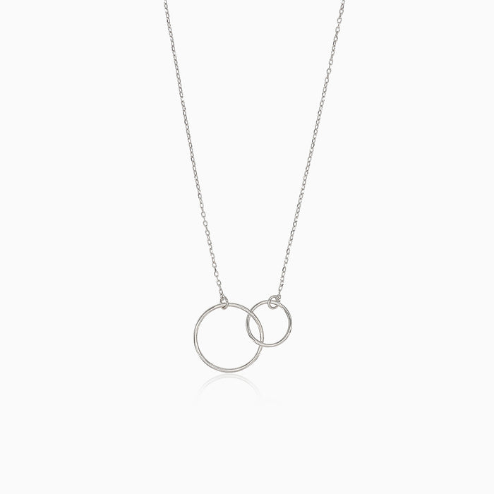 Elegante Silberhalskette mit Doppelkreis-Design