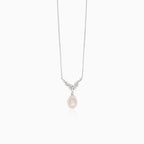 Elegantní náhrdelník s perlou a kubickým zirkoniem