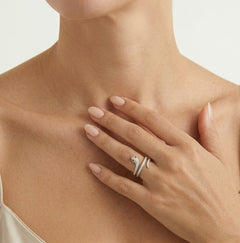 Damenring aus Silber mit Zirkonia und synthetischem Saphir im Schlangendesign