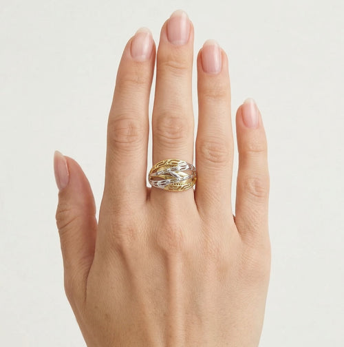 Two-tone gold ring with engraved lines