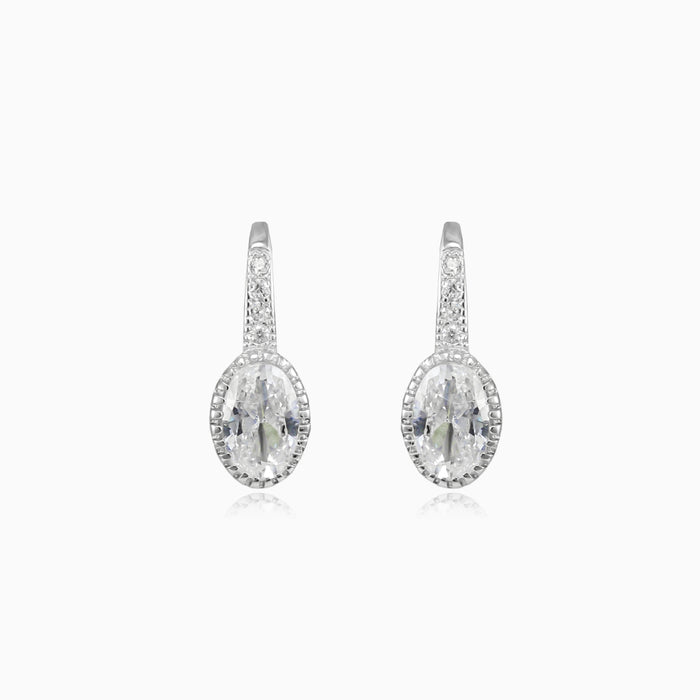 Petites boucles d’oreilles pendantes ovales