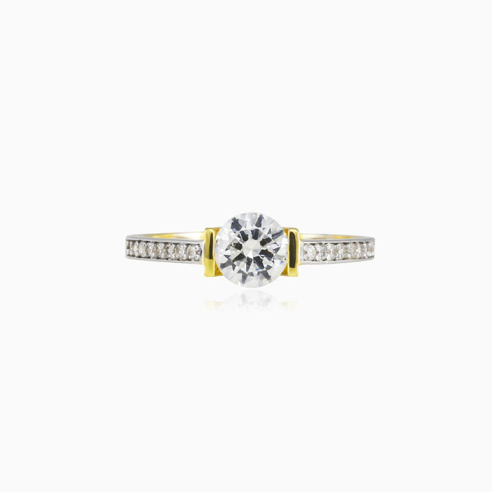 Anillo de oro con acento de tensión