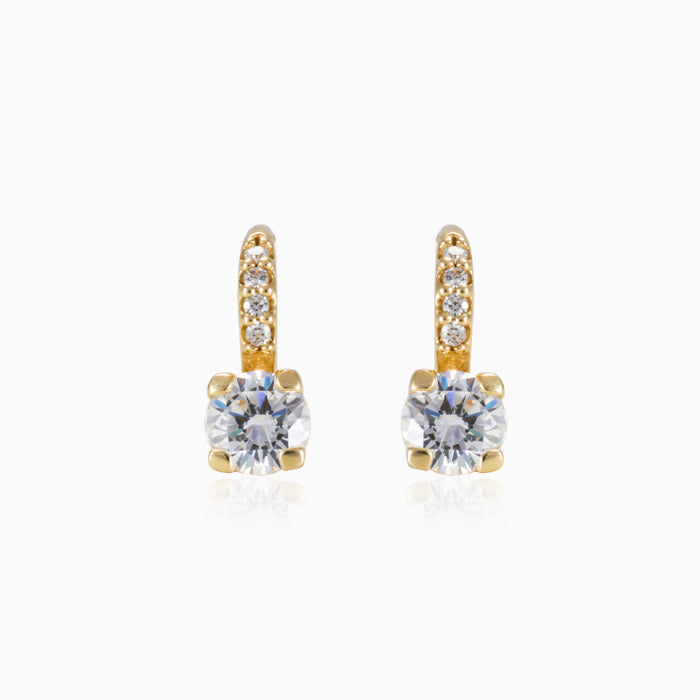 pendientes de oro destacados