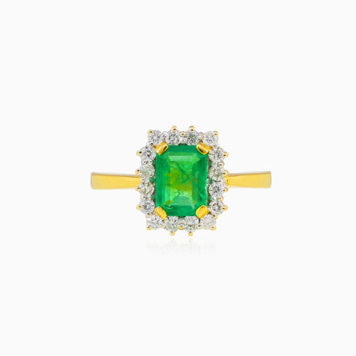 Royal emerald diamond ring