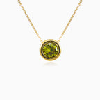 Zlatý náhrdelník s olivínem v bezel osazení