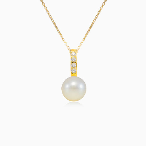 Accent gold pearl pendant