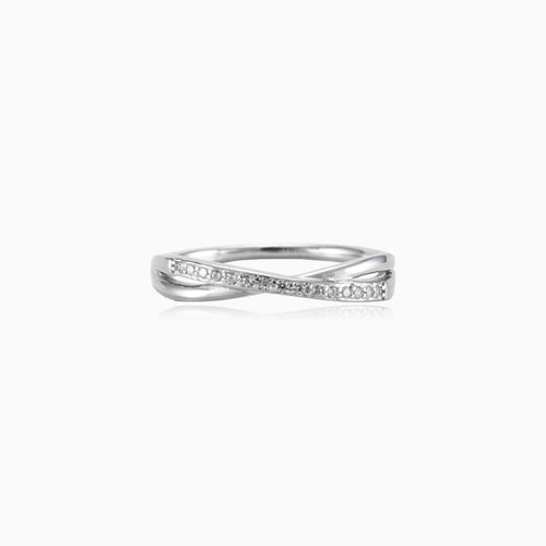 Thin twisted ring