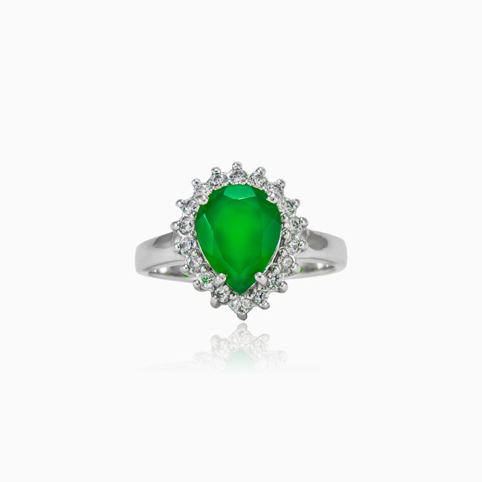 Prsten s nefritem ve tvaru kapky