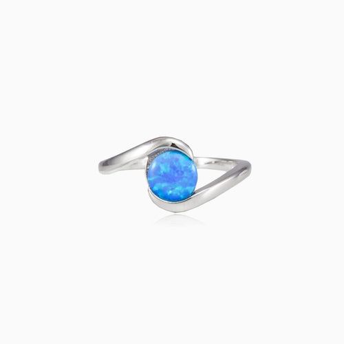 Jemný kroucený prsten s modrým opálem
