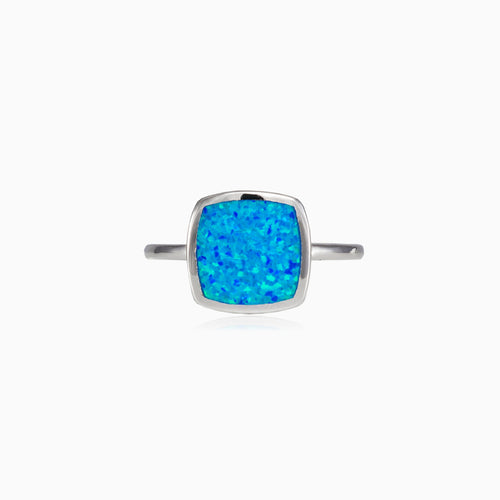 Prsten se čtvercovým plochým modrým opálem