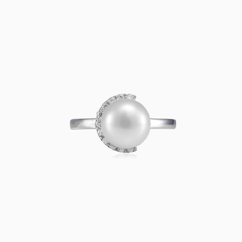 Moon pearl ring