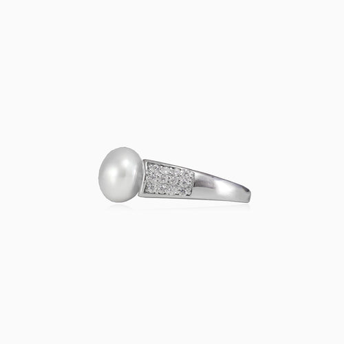 Protected pearl ring