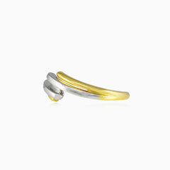  Kroucený prsten z bílého a žlutého zlata