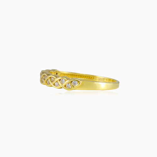 Pletený zlatý prsten s kubickými zirkony