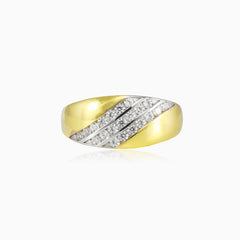 Three cubic zirconia lines broad gold ring