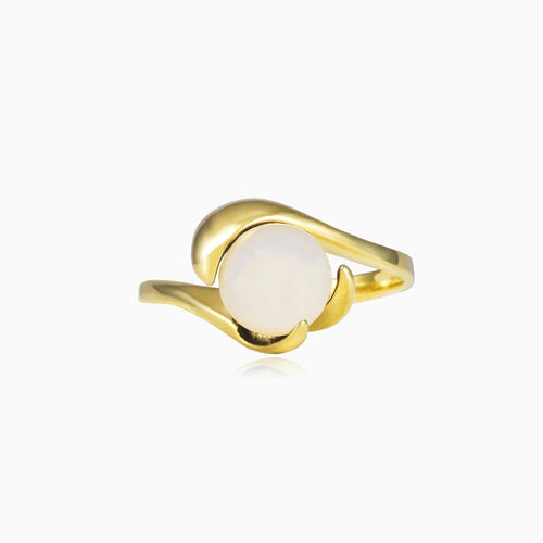 Unique white pearl ring