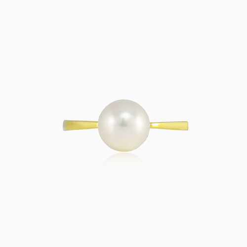 One pearl gold ring