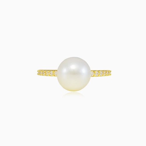 Accent gold pearl ring