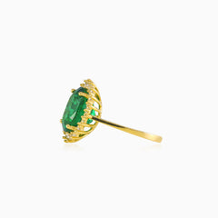 Royal oval green quartz gold ring