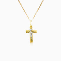 Dvoubarevný zlatý přívěsek ve tvaru kříže 