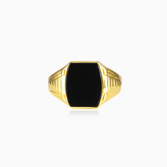 Propracovaný zlatý prsten